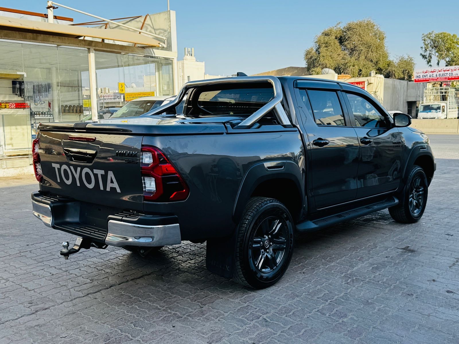 Toyota Hilux SR5 2023 Key Start Grey image